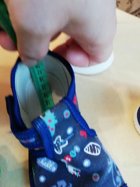 Bačkůrky nošené 7dni ve školce, jako nové 25vel., rak,25