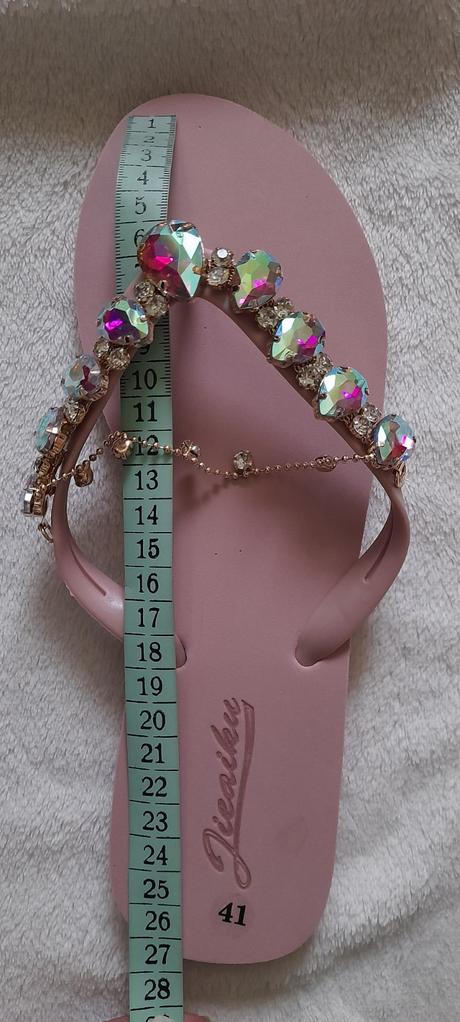 Shein pudrové žabky s řetízky a drahokamy, 41