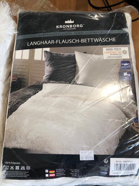 Teple povlečení s dlouhymi vlasy, chlupy,