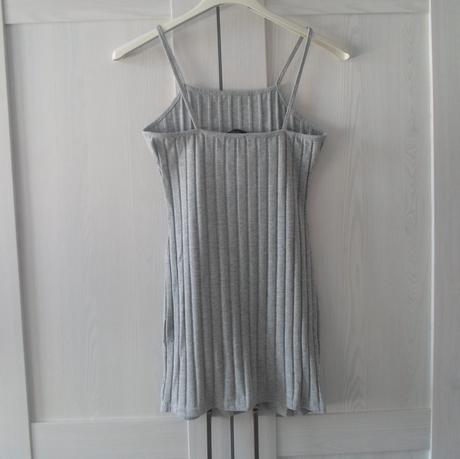 Šedé mini šaty, 152