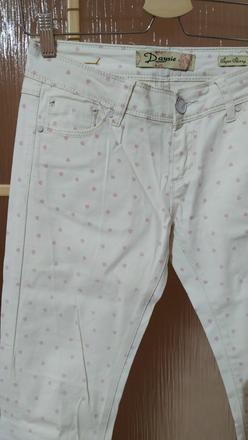 Letní srdíčkové džíny, 38