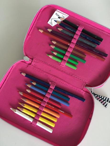 Školní pouzdra/penály s vybavením, 