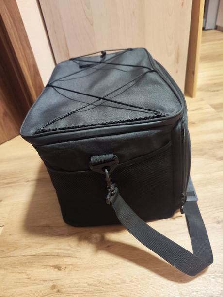 Černá termotaška trizand 30l,