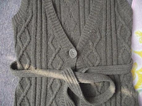 Pletená těhu vesta s páskem, h&m,s