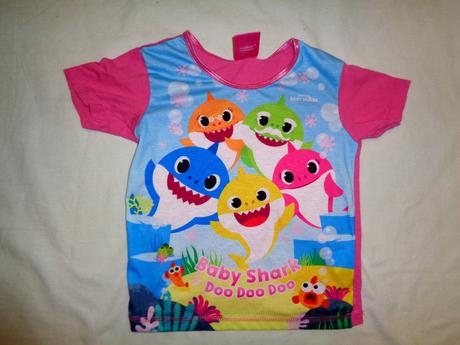 Pěkné tričko s barevnými žraloky, 98