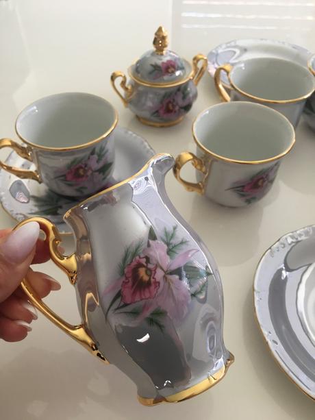 Porcelánový kávový set,