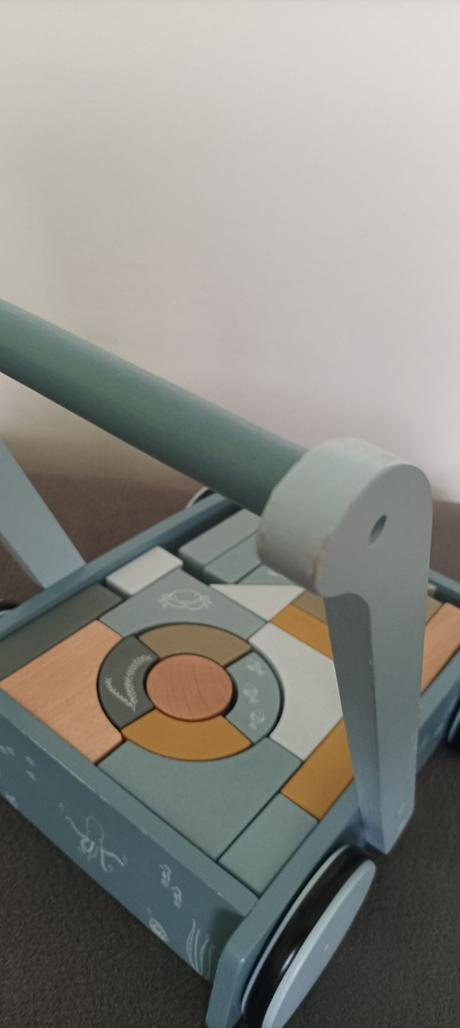 Dřevěný vozík little durch s kostkami, 