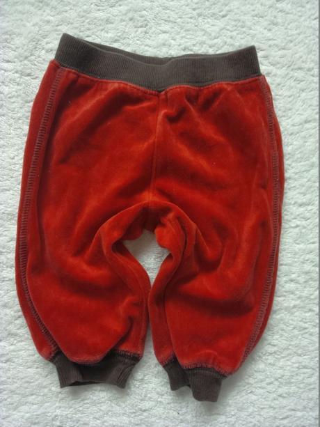 Sametové tepláčky, 68