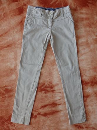 Béžové kalhoty, 140