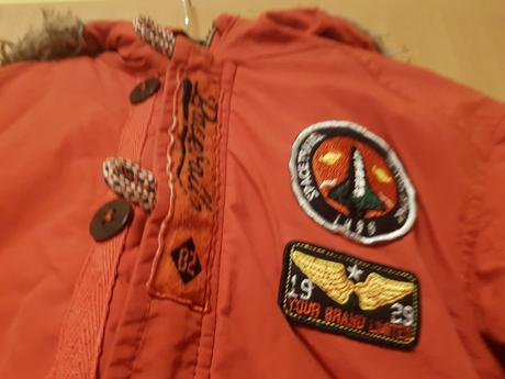 Krásná zimní bunda vel. 3-4 roky., 98