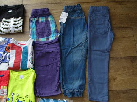 Balík oblečení vel.110, pěkný stav, 104–116