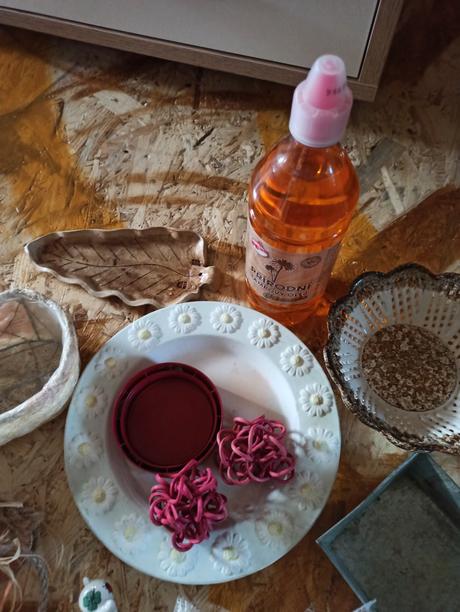 Drobnosti k dekoraci a hobby tvoření, 