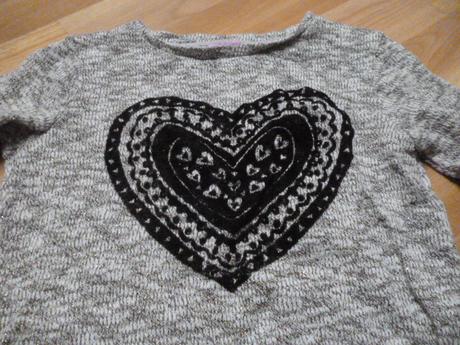 Krásný svetr srdce vel. 5-6, f&f,116