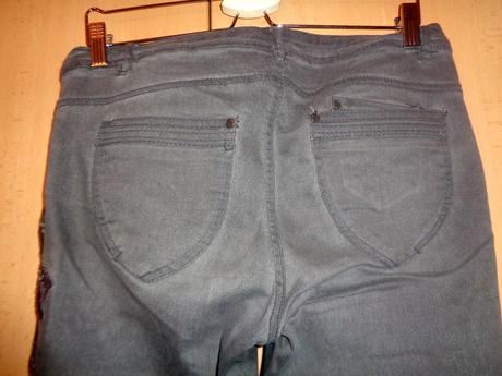 Šedé elastické skinny s vyšitými květy, 40