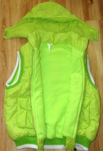 Vesta s kapucí, 158