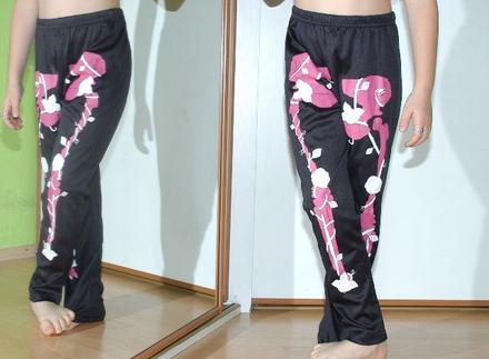 Karnevalové kalhoty s růžovými kostmi, kostlivka, 