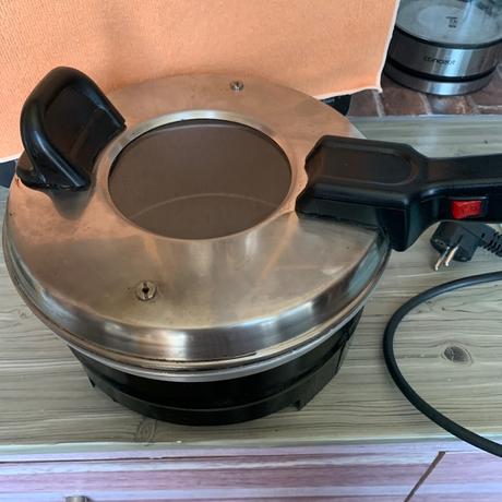 Remoska s nerez víkem a skleněným průzorem, 