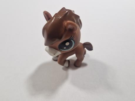 Littlest pet shop hnědý kůň, 