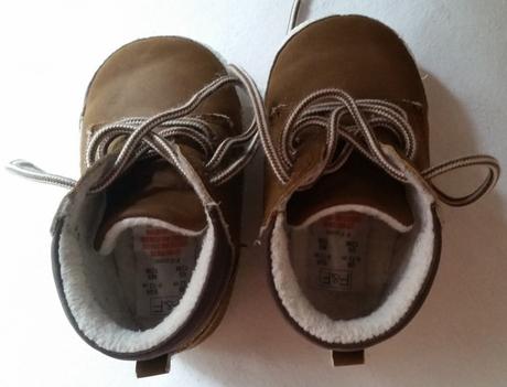 Dětské capáčky, vel.6-12měs., f&f,19