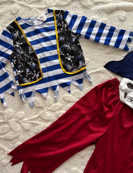 An17/ kostým pirát - v.5/6 let, 