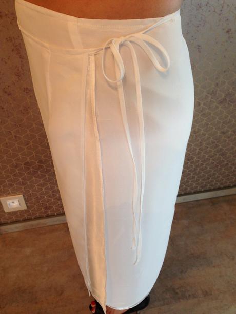 Bílá zavinovací sukně pro rostoucí bříško vel.38, s