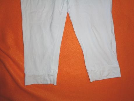 Bílé elastické 3/4 legíny, 152