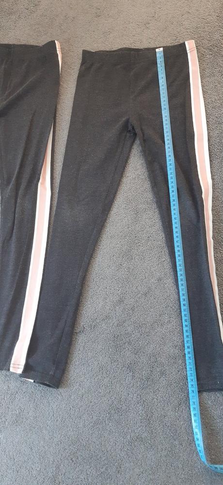 2 x šedé leginy s pruhem, 134