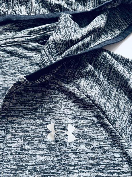 K4/ triko s kapucí sportovní- v.m, under armour,m