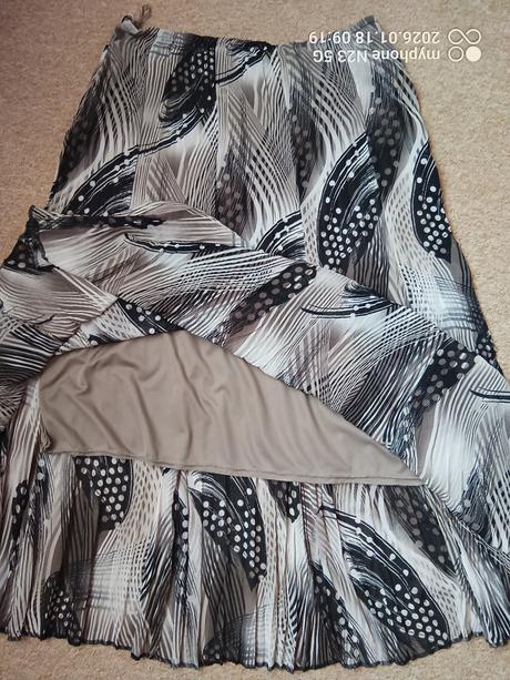 Sukně zn."ren-dar" vel."48", 48