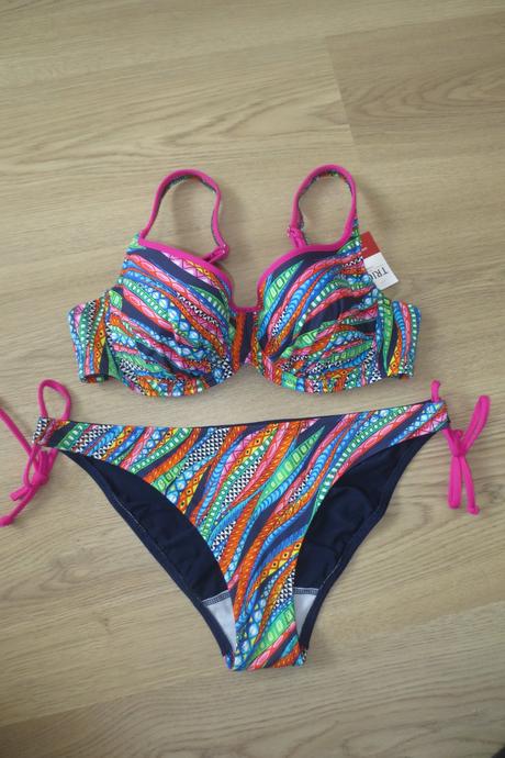 Dvoudílné plavky 75d - 80c, triola,38