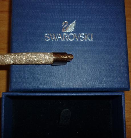 Béžový náramek s krystaly swarovski, swarovski