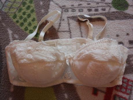 Podprsenka krajková smetanová a černá 80b, 80b