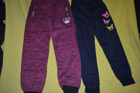 2x dívčí tepláky v 128, 128