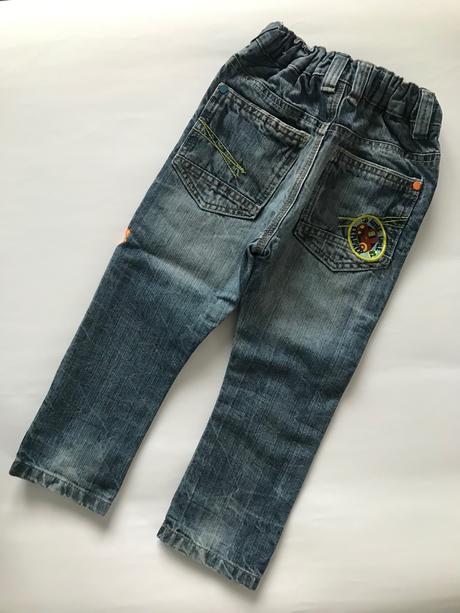 Džíny s nášivkami a potiskem, 98