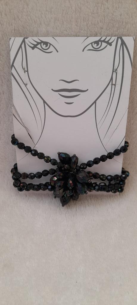 Korálkový elastický náramek s kytičkou, orsay