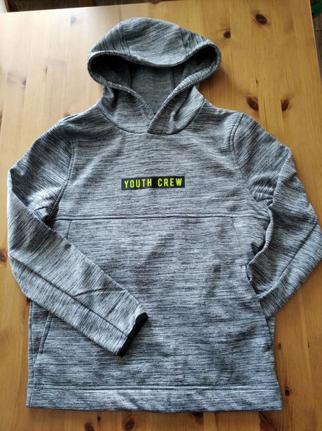 Mikina s klokankou a kapucí, 146