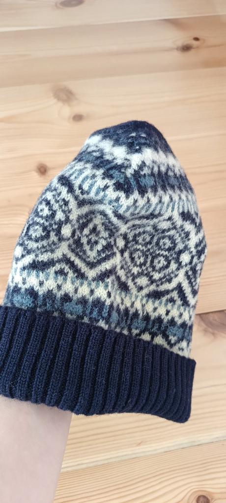 Vlněná dámská čepice, 56