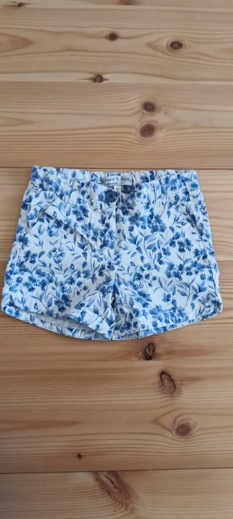 Riflové kraťasy s květy, c&a,98