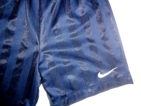 Pruhované tmavomodré šortky nike 128-140, nike,128 / 134 / 140
