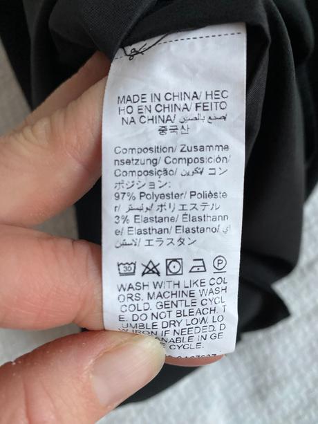 Černé šaty s perličkami m/l, m