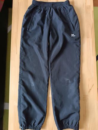 Sportovní šusťáky, 152