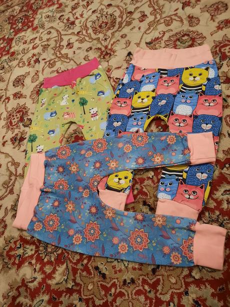 3x veselé rostoucí tepláky české značky, 98