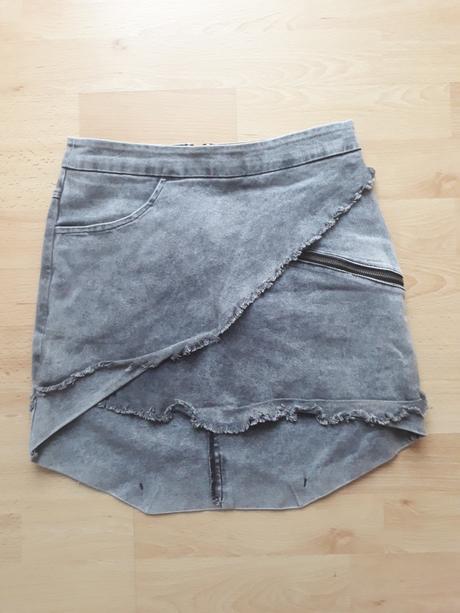 Krasna sportovni dzinova sukne z bali, 170