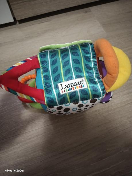 Lamaze kostka,