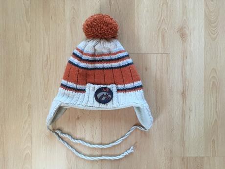 Teplá zimní čepice, 98