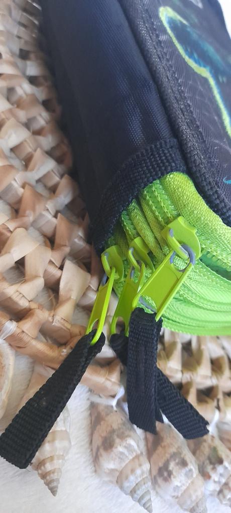 Karton p+p školní penál třípatrový jurassic world,