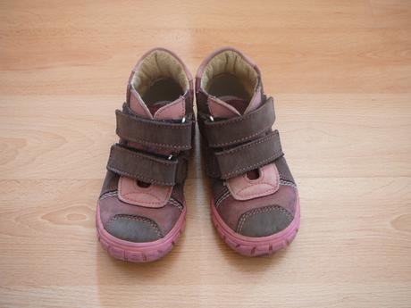 Celoroční kotníčkové kožené boty zn. essi, essi,23