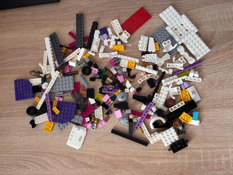 Lego friends 41107 limuzína pro popové hvězdy, 