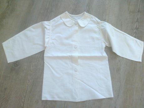 Plátěná košilka s vyšívaným límečkem retro, 68