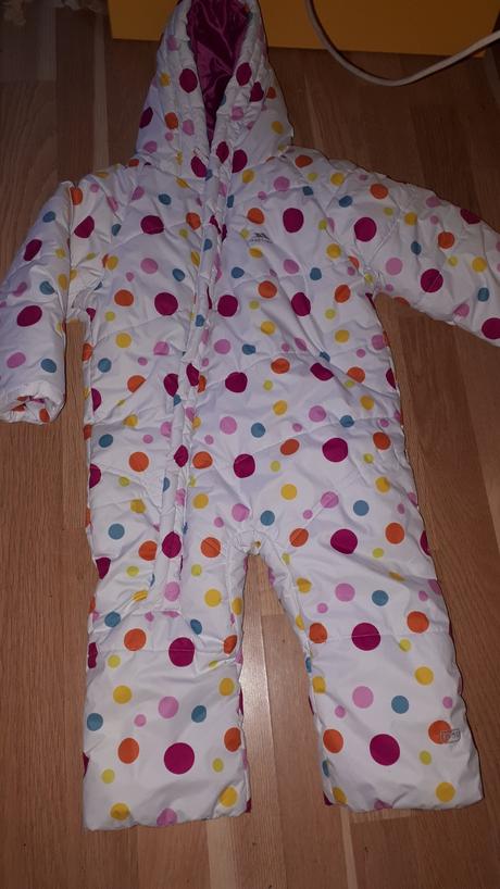 Bílá kombinéza s puntíky vel. 92, 92